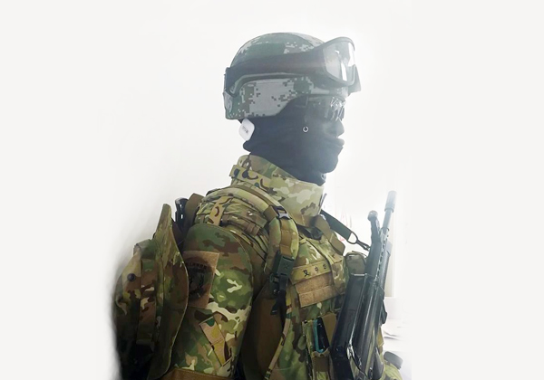 不要再說中國軍隊(duì)裝備差了-中國首次亮相新型單兵防彈衣：老外曾挑戰(zhàn)國貨后無話可說